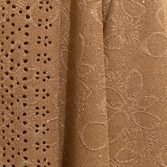 Gold embroidered shirt - Picture 3 of 4